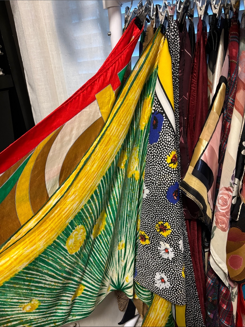 Vintage scarf bundles many sizes and colors - Picture 15 of 15